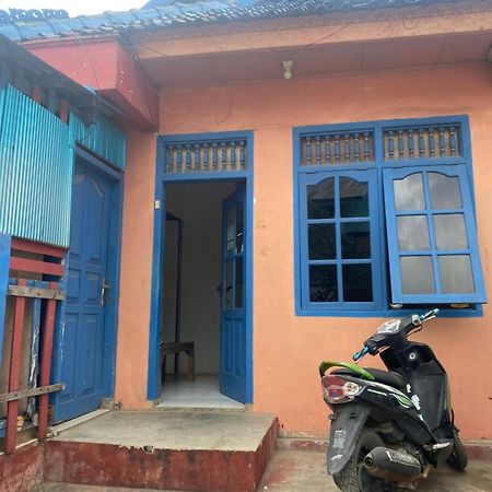 Cempaka Hostel Labuan Bajo Kültér fotó