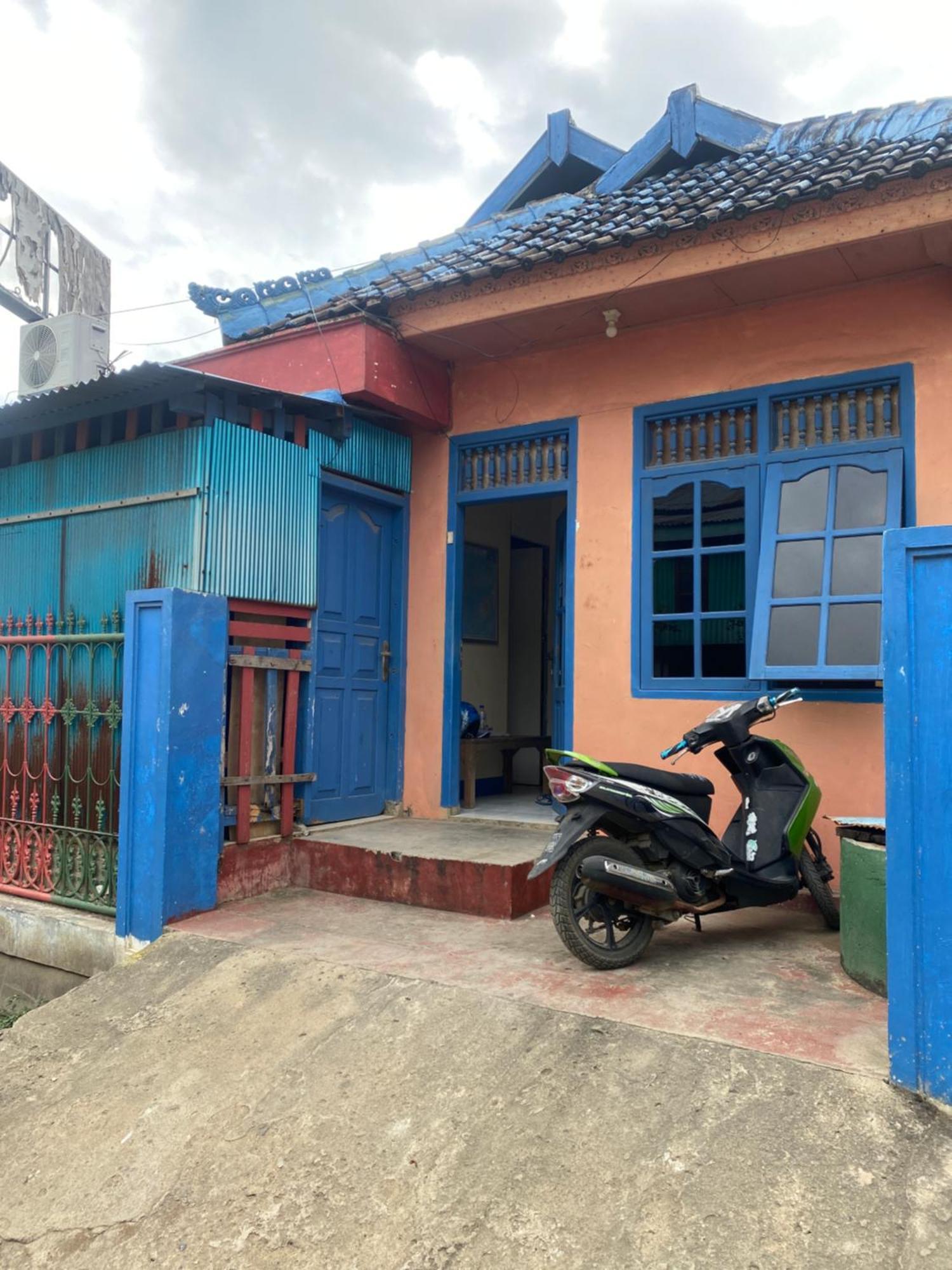 Cempaka Hostel Labuan Bajo Kültér fotó