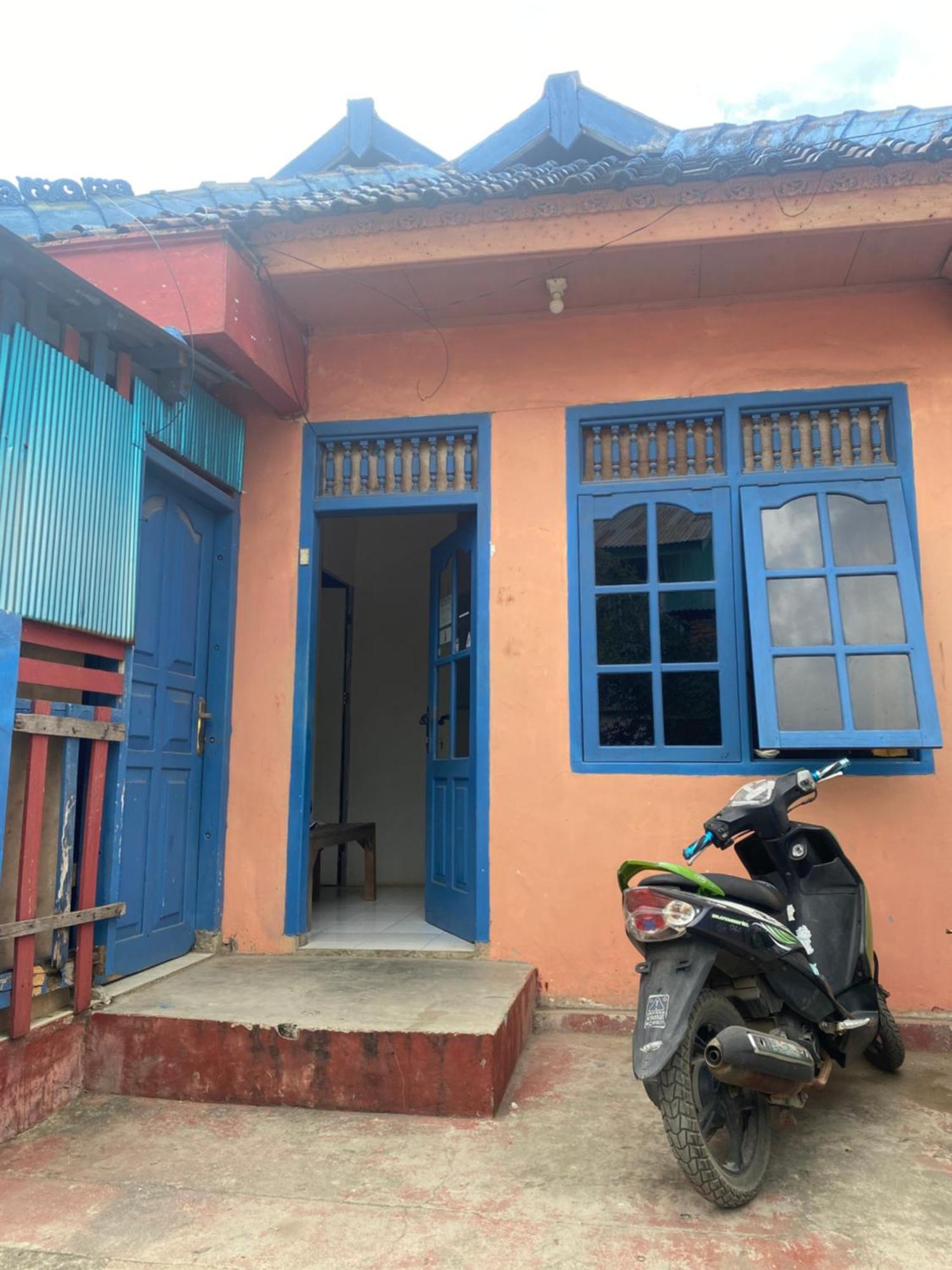 Cempaka Hostel Labuan Bajo Kültér fotó